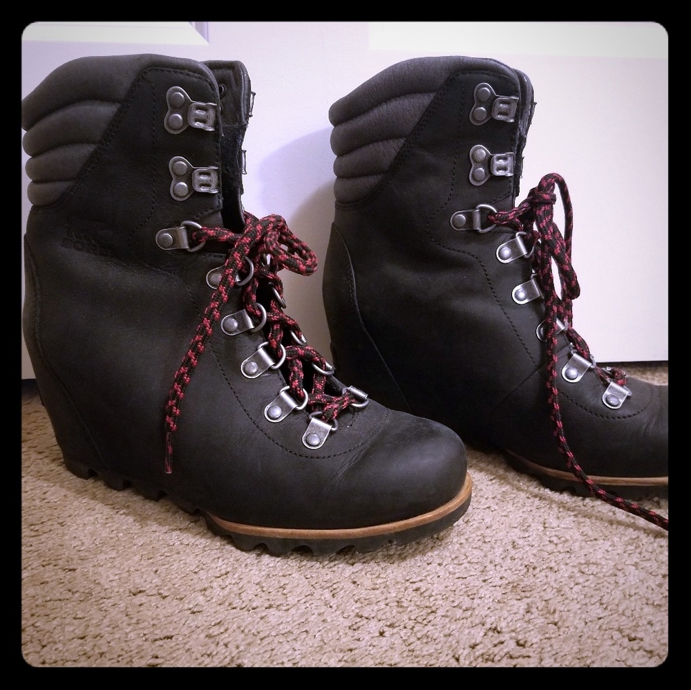 Sorel Wedge boots